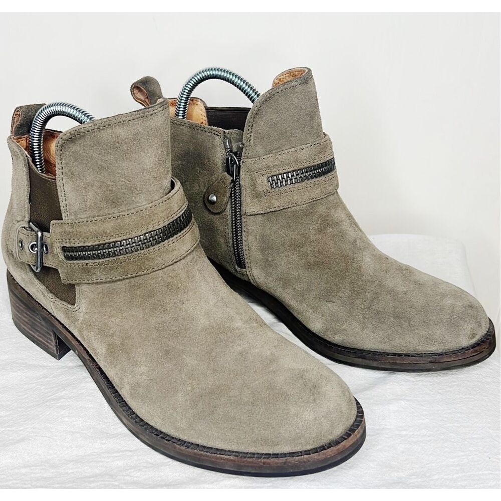 Gentle Souls Kenneth Cole Penny Suede Leather Ankle booties in Moss Green 6.5